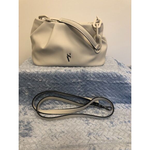 Simply Vera Vera Wang Ganesa Shoulder Bag/Crossbody - Picture 1 of 15